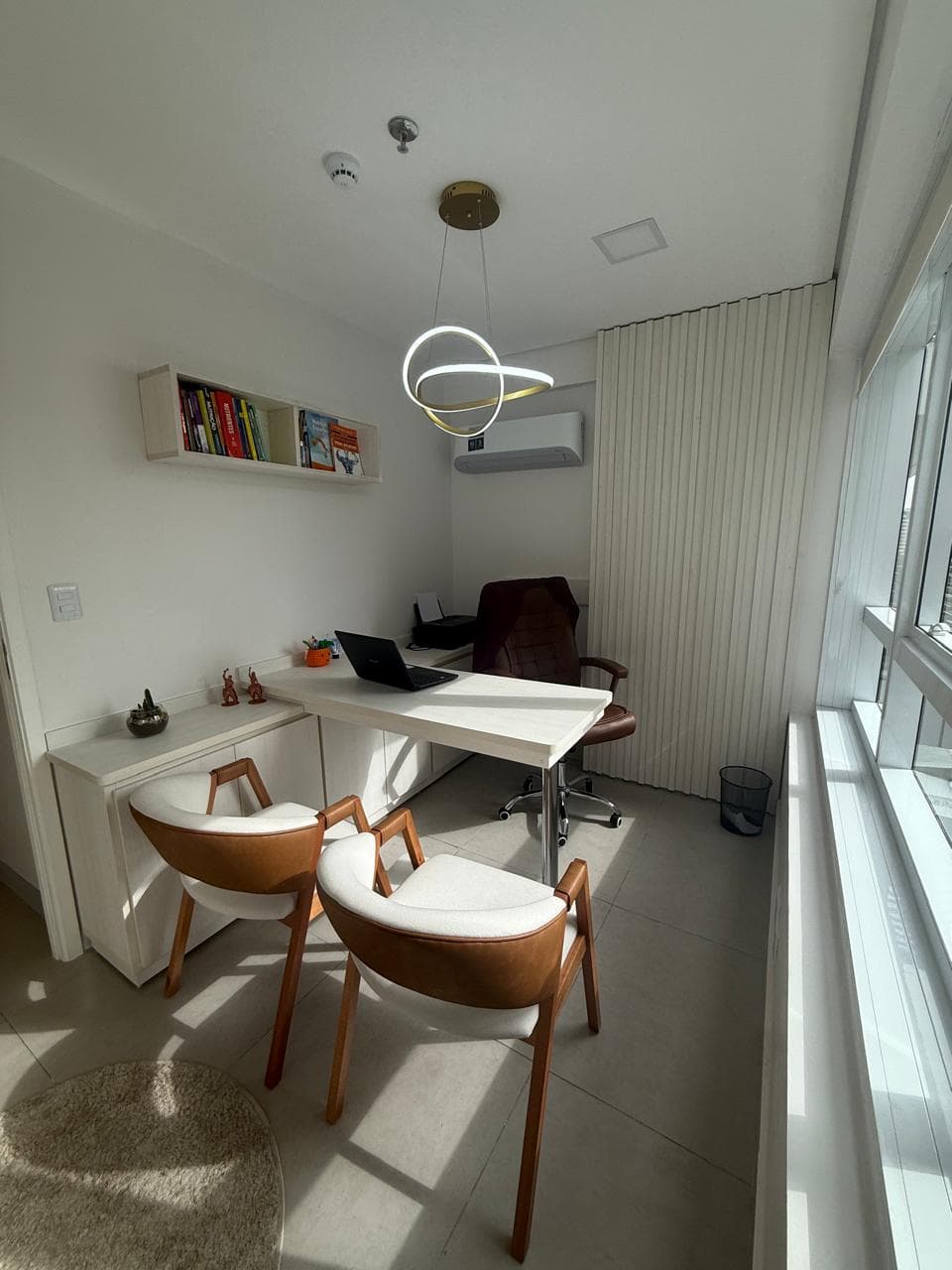 Sala de consulta completa